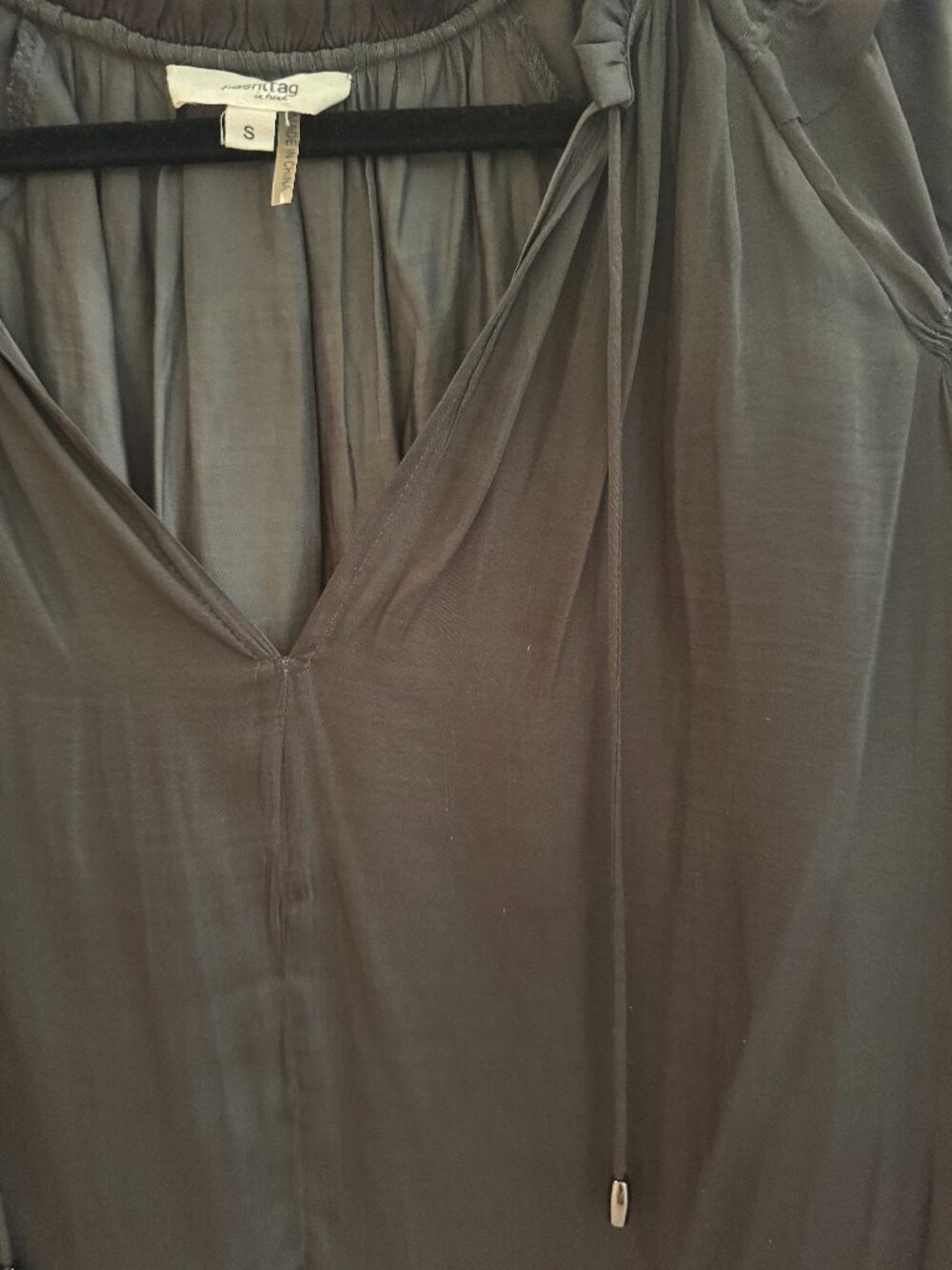 Hashttag Satin Ruffle V Neck Top - Picture 4 of 6